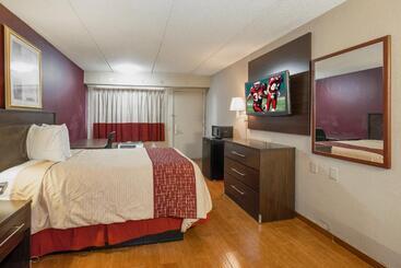 هتل Red Roof Inn Jackson Downtown  Fairgrounds