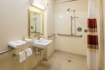 هتل Red Roof Inn Jacksonville Airport