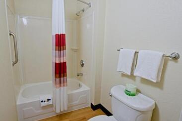 هتل Red Roof Inn Pittsburgh North  Cranberry Township
