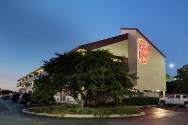 هتل Red Roof Inn St Louis  Westport