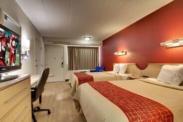 هتل Red Roof Inn St Louis  Westport