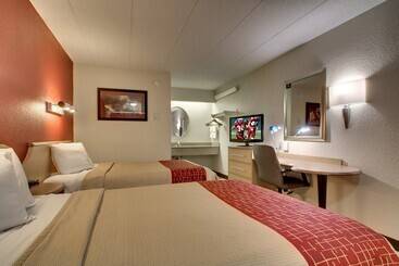 هتل Red Roof Inn St Louis  Westport