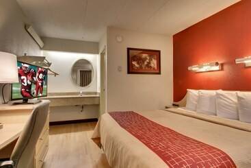 هتل Red Roof Inn St Louis  Westport