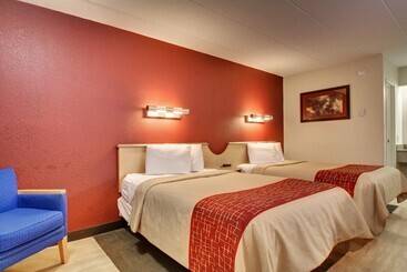 هتل Red Roof Inn St Louis  Westport