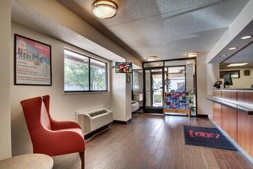 هتل Red Roof Inn St Louis  Westport