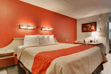 هتل Red Roof Inn St Louis  Westport