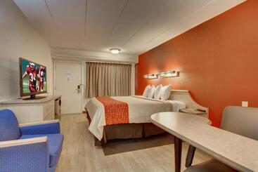 هتل Red Roof Inn St Louis  Westport