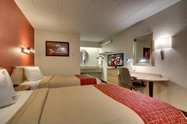 هتل Red Roof Inn St Louis  Westport