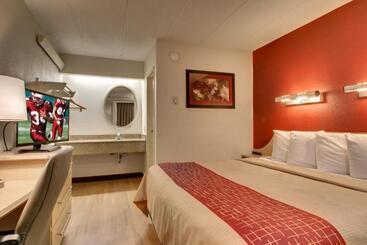 هتل Red Roof Inn St Louis  Westport