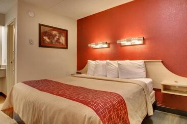 هتل Red Roof Inn St Louis  Westport