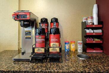 هتل Red Roof Inn Tallahassee  University