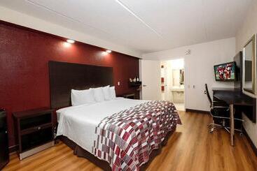 هتل Red Roof Inn Tallahassee  University