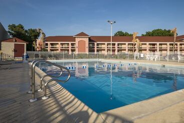هتل Red Roof Inn Virginia Beach  Norfolk Airport