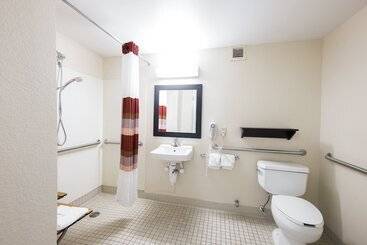 هتل Red Roof Inn Plus+ Austin South