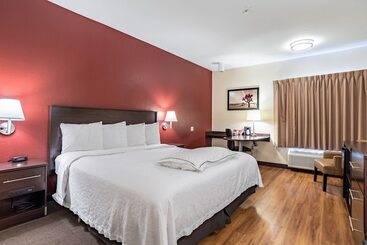 هتل Red Roof Inn Plus+ Austin South