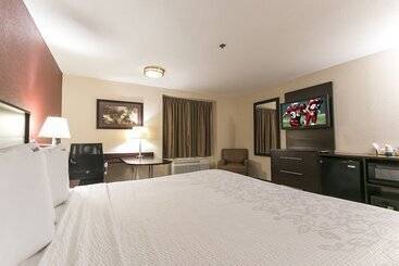 هتل Red Roof Inn Plus+ Austin South