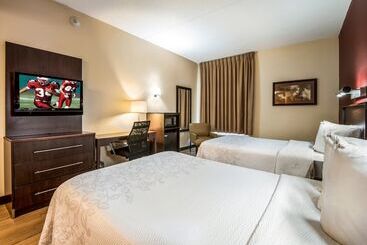 هتل Red Roof Inn Plus+ Austin South