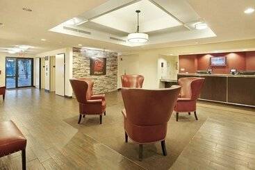 هتل Red Roof Inn Plus+ Austin South