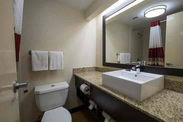 בית מלון כפרי Red Roof Inn Plus+ Houston   Energy Corridor