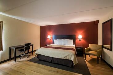 בית מלון כפרי Red Roof Inn Plus+ Houston   Energy Corridor