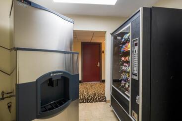 هتل Red Roof Inn Plus+ Houston   Energy Corridor