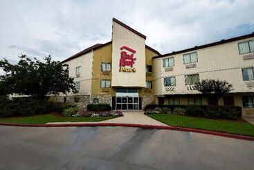 בית מלון כפרי Red Roof Inn Plus+ Houston   Energy Corridor