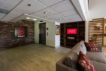 בית מלון כפרי Red Roof Inn Plus+ Houston   Energy Corridor