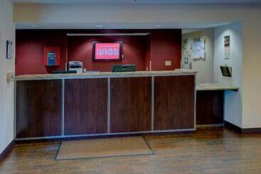 هتل Red Roof Inn Plus Raleigh Downtown Ncsu Conv Center