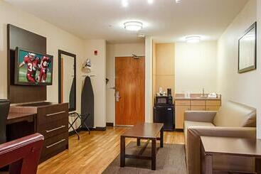 هتل Red Roof Inn Plus Raleigh Downtown Ncsu Conv Center