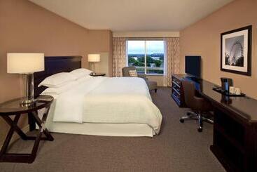 هتل Sheraton Louisville Riverside