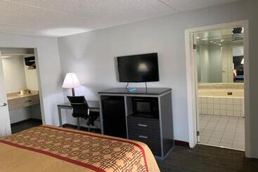 هتل Travelodge By Wyndham Pigeon Forge