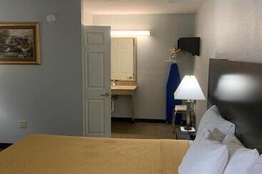 هتل Travelodge By Wyndham Pigeon Forge