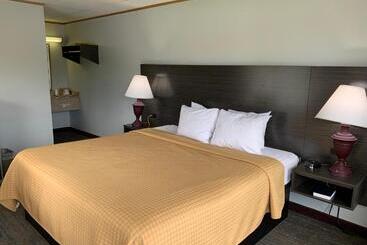 هتل Travelodge By Wyndham Pigeon Forge