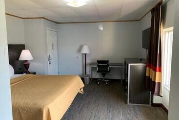 هتل Travelodge By Wyndham Pigeon Forge