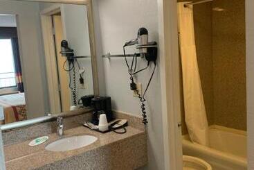 هتل Travelodge By Wyndham Pigeon Forge