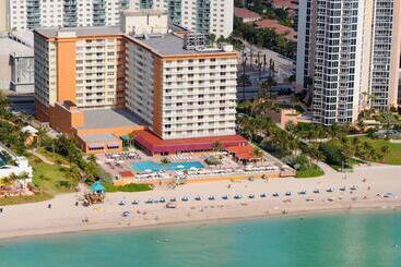 Ramada Plaza By Wyndham Marco Polo Beach Resort