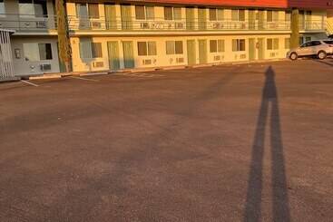 Ramblin Rose Motel