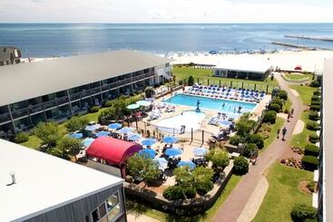 Red Jacket Beach Resort