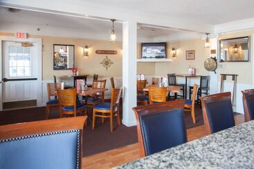 Red Jacket Beach Resort