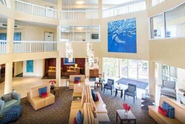 Курорт Courtyard By Marriott Key Largo