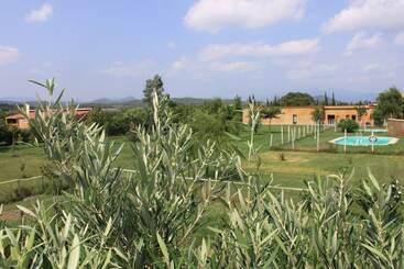 Granja Escola La Perdiu   Hostel