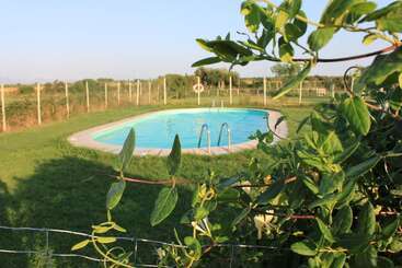 Granja Escola La Perdiu   Hostel