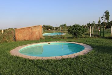 Granja Escola La Perdiu   Hostel