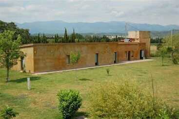 Granja Escola La Perdiu   Hostel
