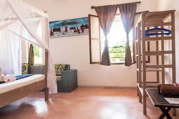 Raha Lodge