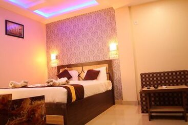 هتل Mahira Residency