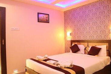 هتل Mahira Residency