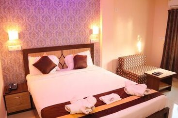 هتل Mahira Residency
