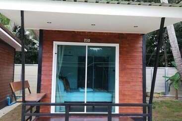 هتل Phumiphat Resort Koh Mook