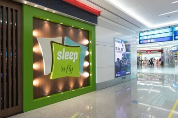 هتل Sleep  N Fly Sleep Lounge, A Gates Terminal 3   Transit Only